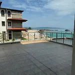 бийч Апартамент Лозенец